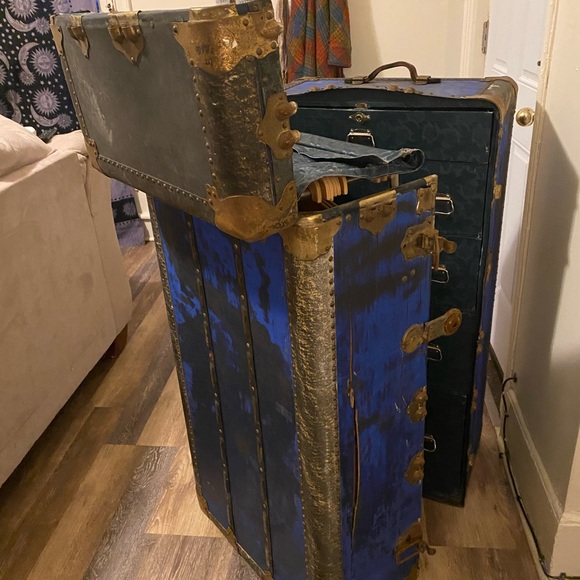 Antique travel trunk - Picture 3 of 3